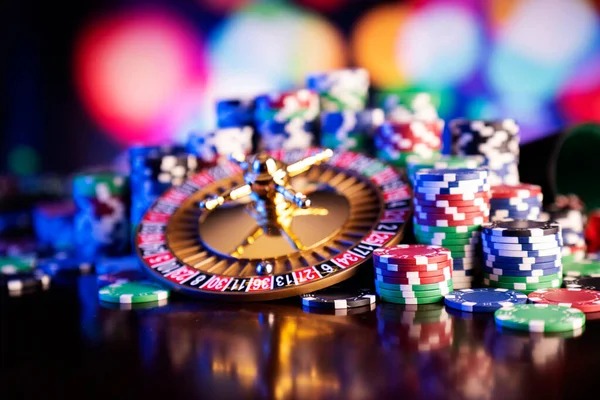 BandarQ card game interface on merdekawin slot mobile